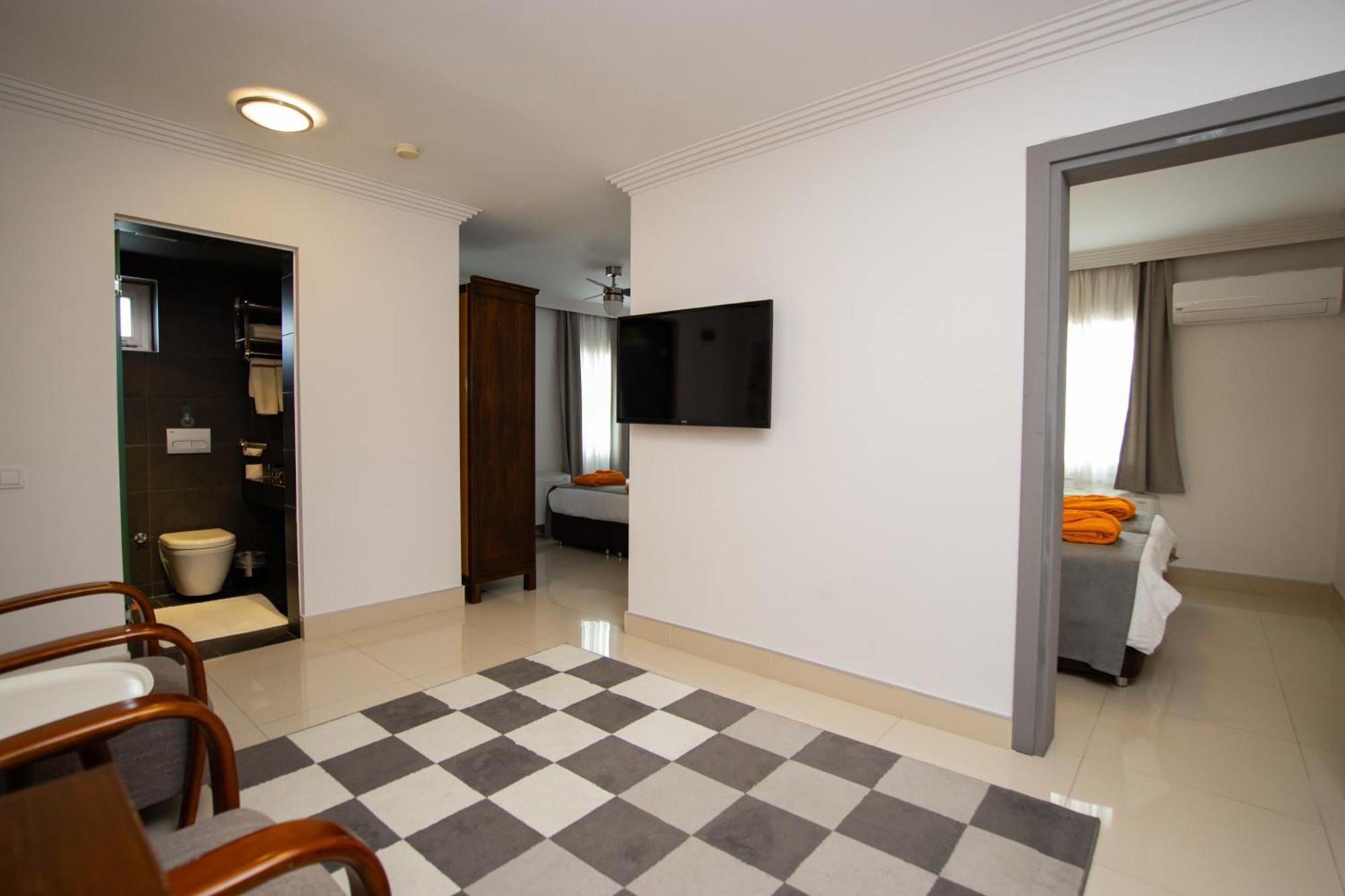 Hotel Pier Bodrum Marina Bagian luar foto
