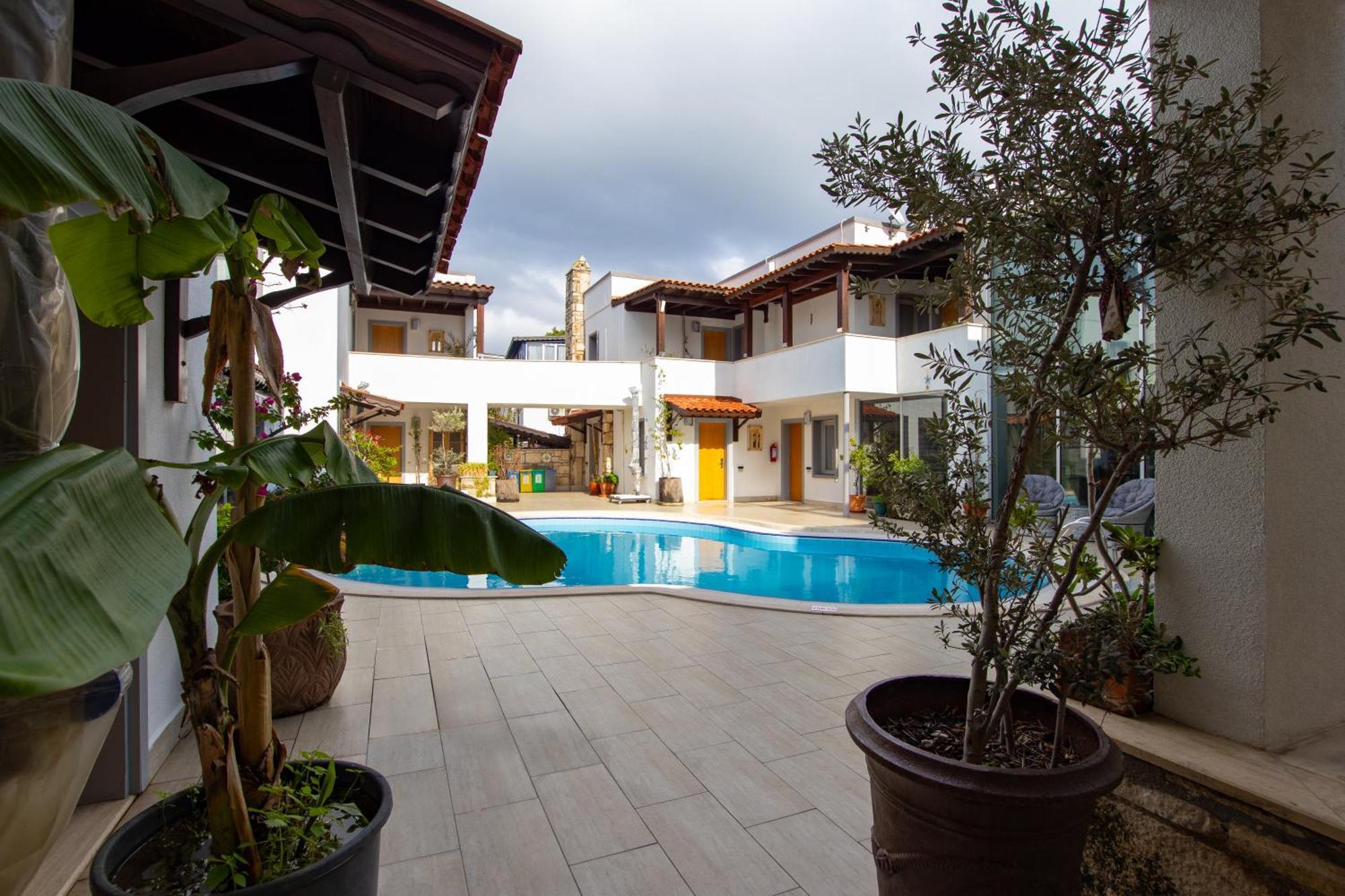 Hotel Pier Bodrum Marina Bagian luar foto